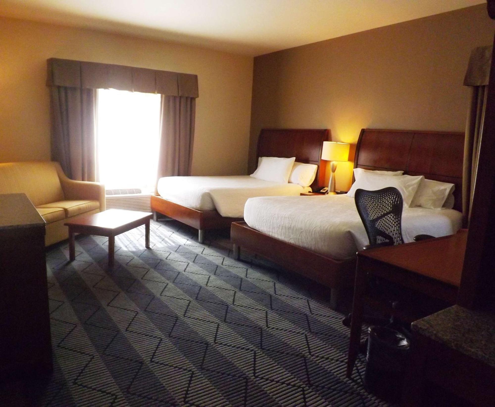 Hilton Garden Hotel 3*